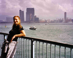 Morgane D.Léautier devant la baie de Hong-Kong